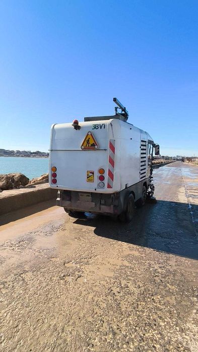 Inchiriere Vanzare Autocisterna si Automaturatore - Curatenie Santiere