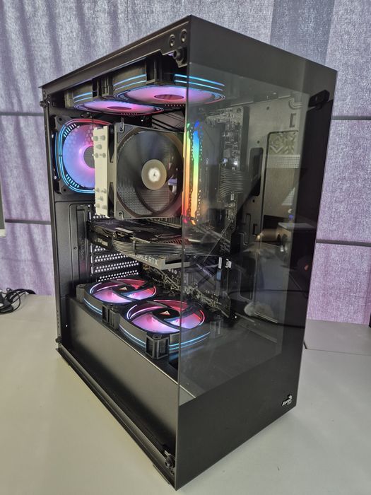 Gaming cu RTX 5050, Ryzen 5 5600X, Corsair RGB si ssd 512GB PCIe 4.0