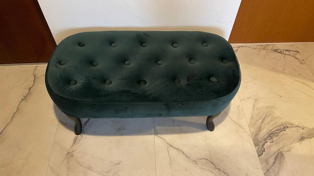 Canapea Chesterfield și bancheta tapițată