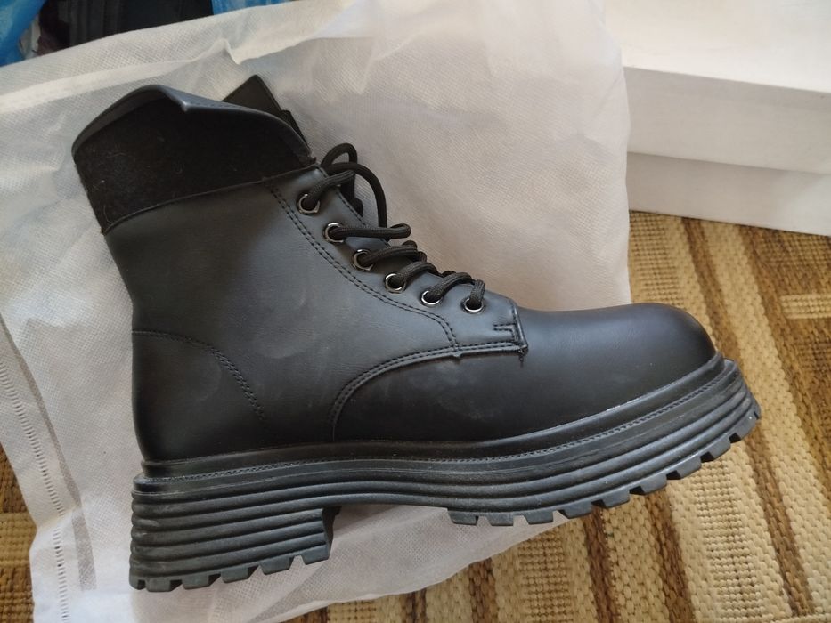 Женские полусапожки. 38 размер