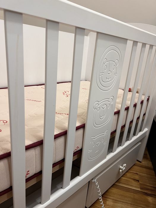 Бебешко легло с матрак Pierre Cardin 60x120 + люлеещ механизъм