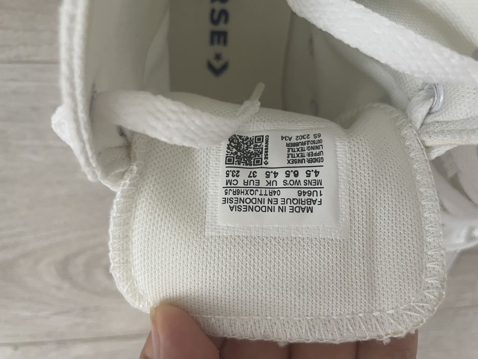 Converse white monochrome