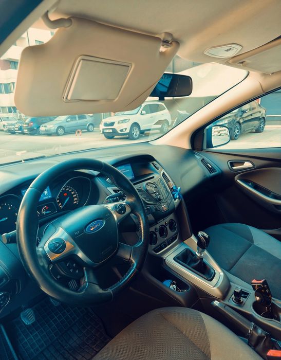 FORD Focus 2013 — imagine 5