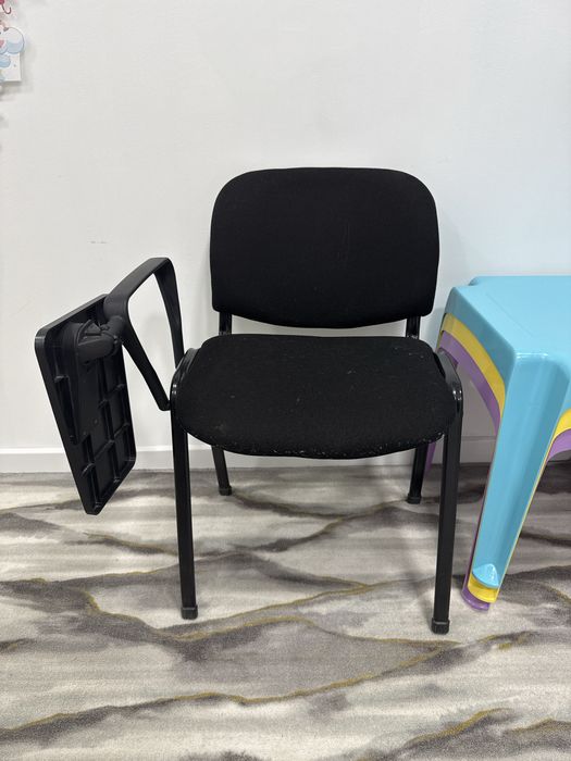 Продам учебный стул