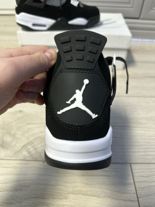 jordan 4 white thunder 40