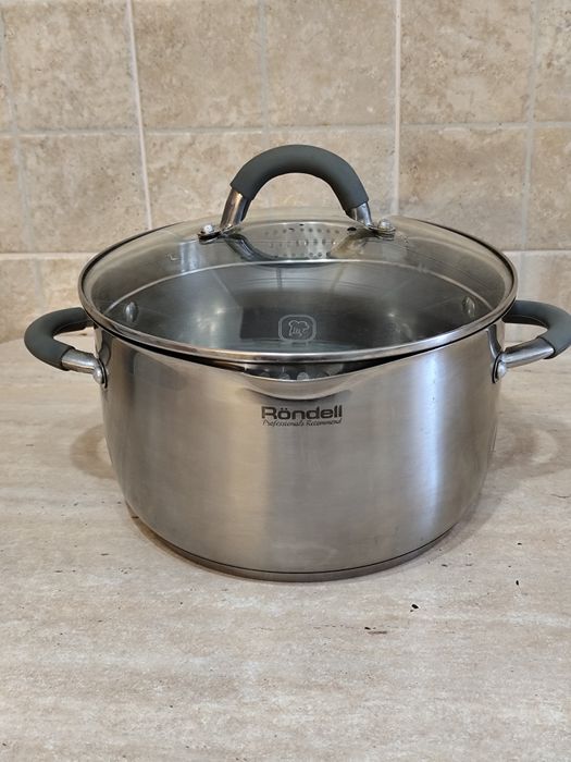 Продам кастрюлю Rodel 5,7л