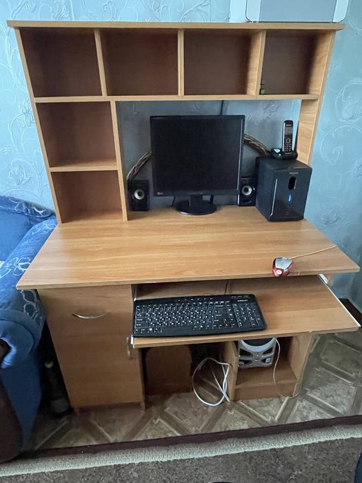 Компьютерный стол