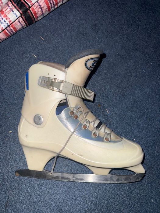 Коньки пластиквый