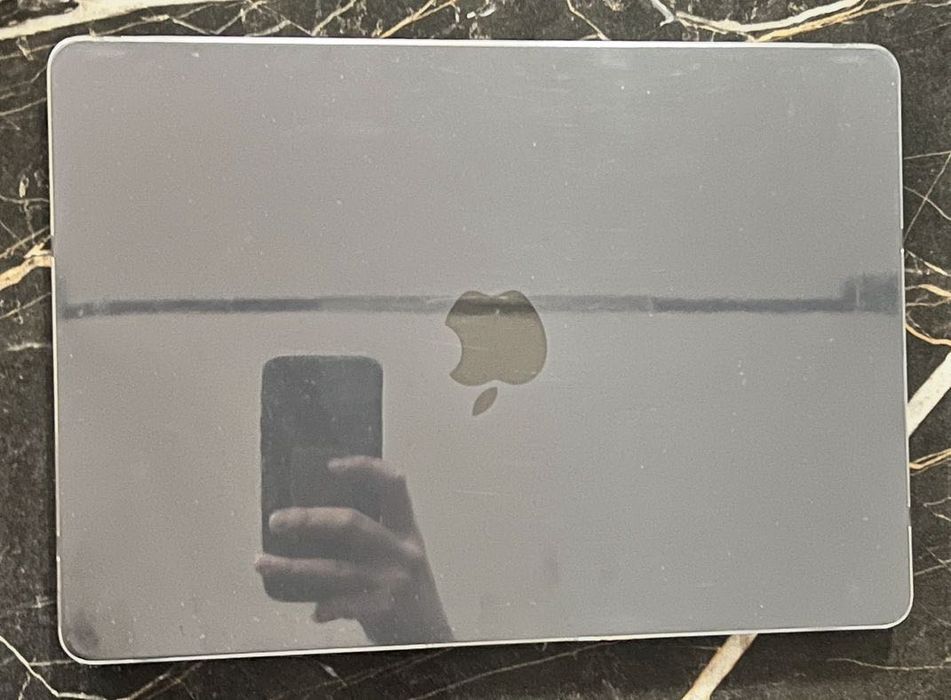 Продам MacBook Air M4, 13 дюймов, 16/256