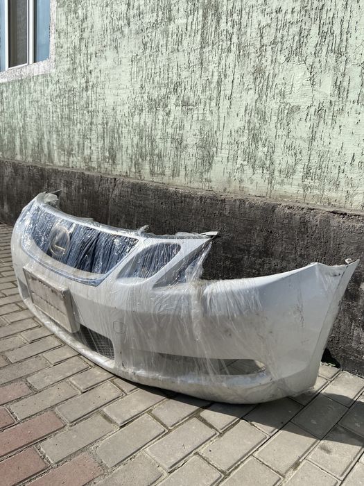 Бампер , туманка lexus