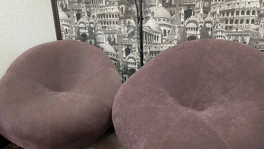 Продаются два мягких кресла