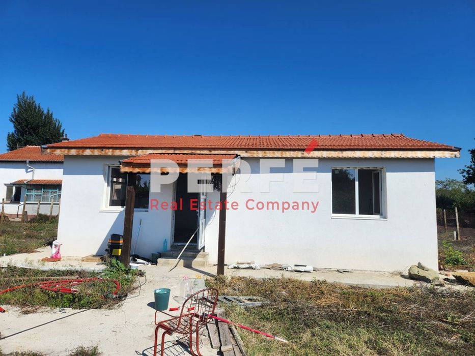 Продава се Къща в с. Тръстиково, Област Бургас - 50 кв.м за 1700 €/кв.м - Снимка #2