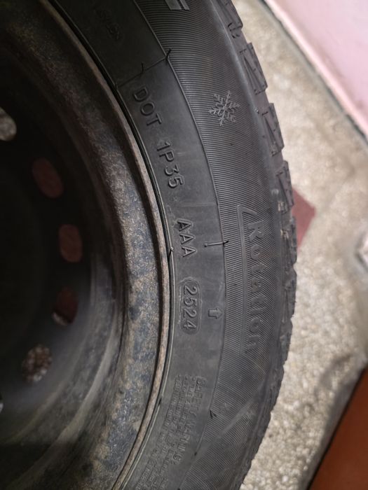 Jante + anvelope 175/65 R15 DOT 2524