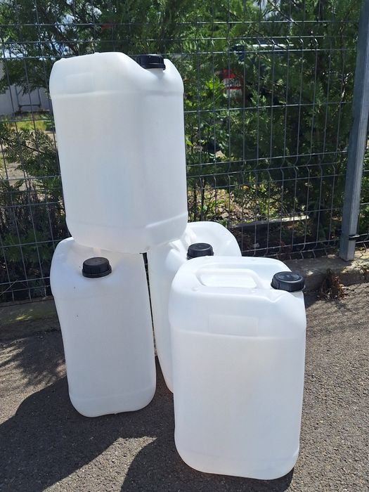 Vând canistre 25l