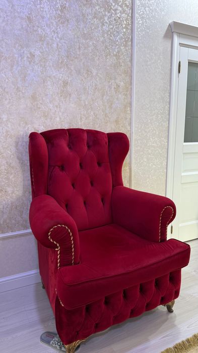 Диван, 2 кресла, пуфик и шторы