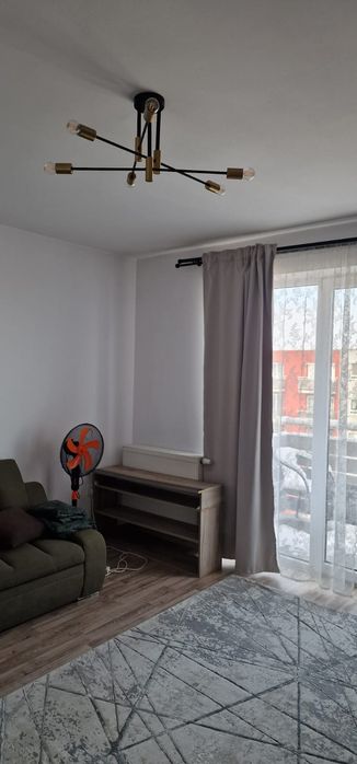 Închiriez garsoniera