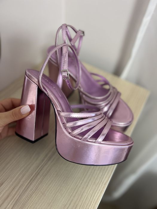 Sandale Bershka, marimea 37