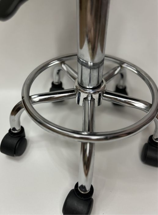 Стул для мастера со спинкой