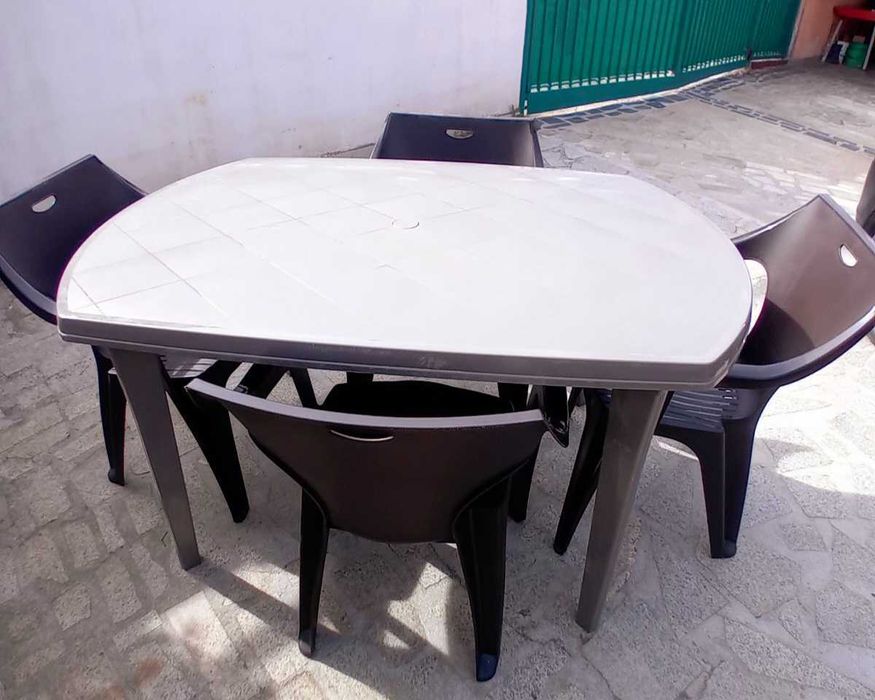 Градинска ПВЦ бежова маса за тераса 2 бр, стол бежов 6 бр