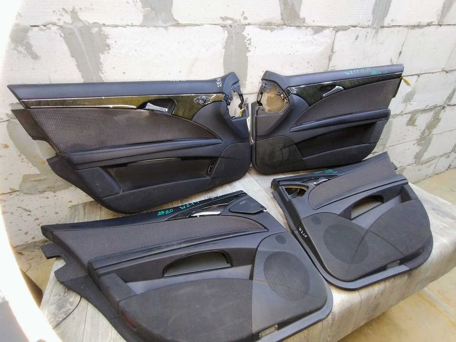 Дверные карты на Мерседес 211