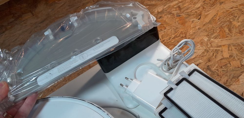 Mi Robot Vacuum-Mop Essential