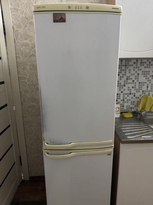 Продам холодильник