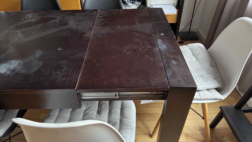 кухненска маса в отлично състояние