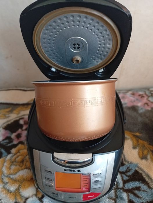 Мультиварка. В отличном состоянии