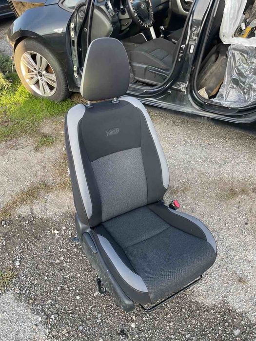 Седалки Тойота Ярис/ Toyota Yaris 2018