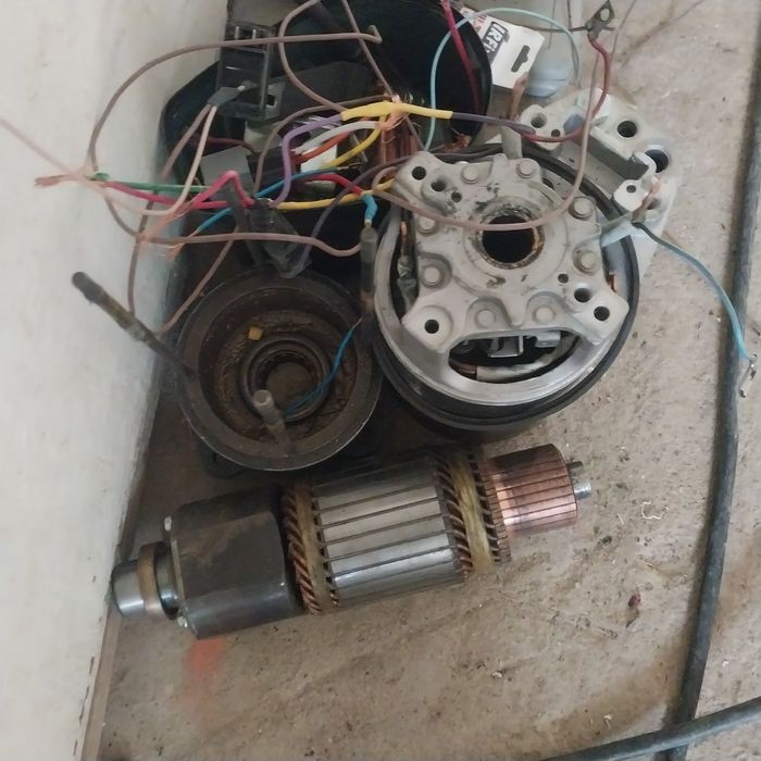 Продам стартер на двигатель шахман .