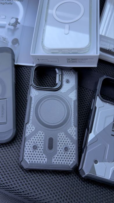 Huse Iphone 16 pro max, pret pachet