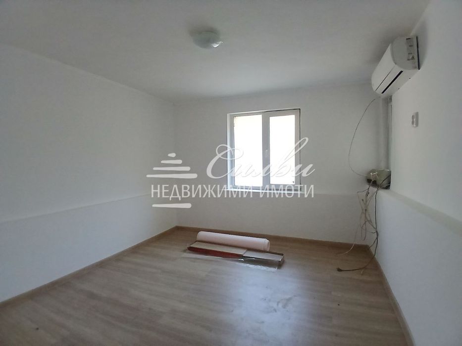 Етаж от ТУХЛЕНА къща на плоча - кв. ТОП Център!