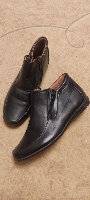 Продам ботинки мужские