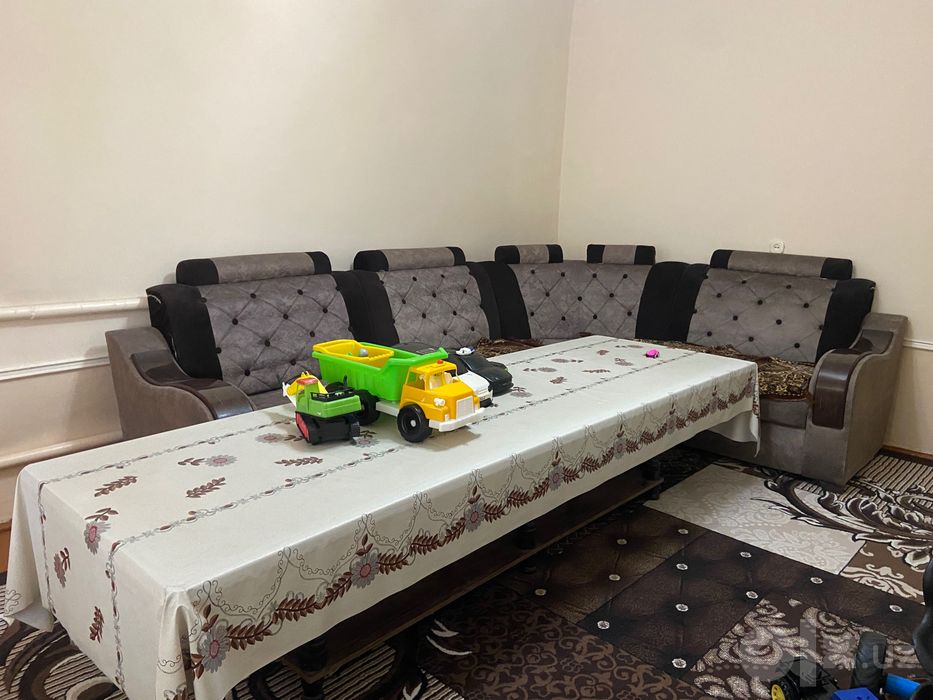 Divan stuli bilan