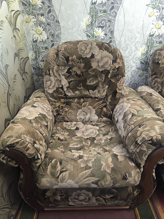 Отдам даром, диван, 2 кресла, шкаф