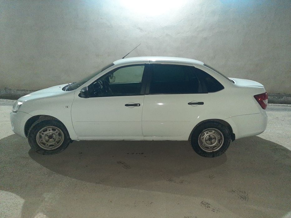 Машина LADA Granta