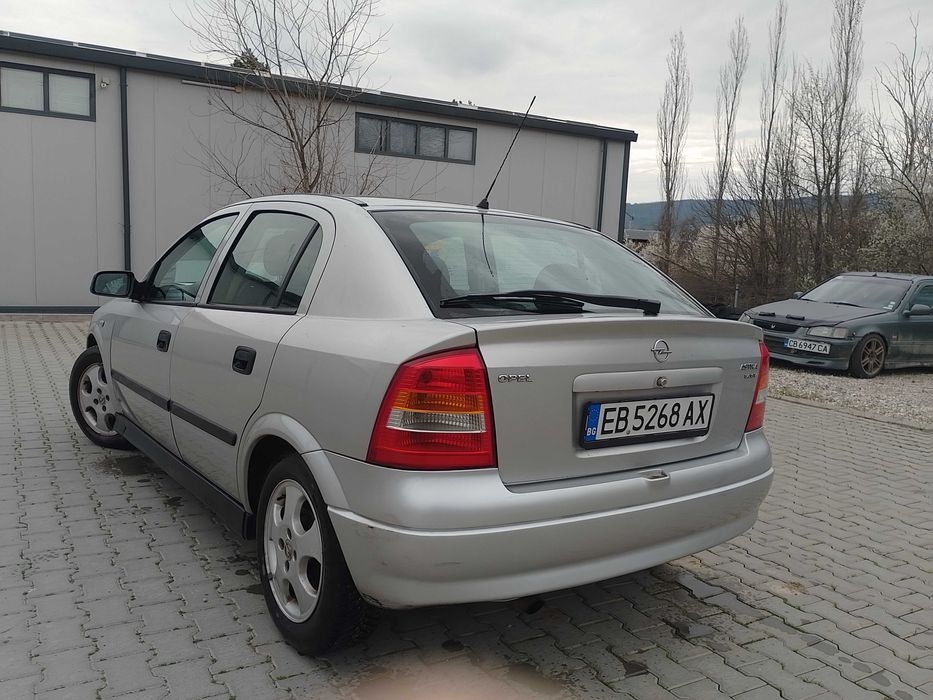 Опел Астра 2000 г  1.4