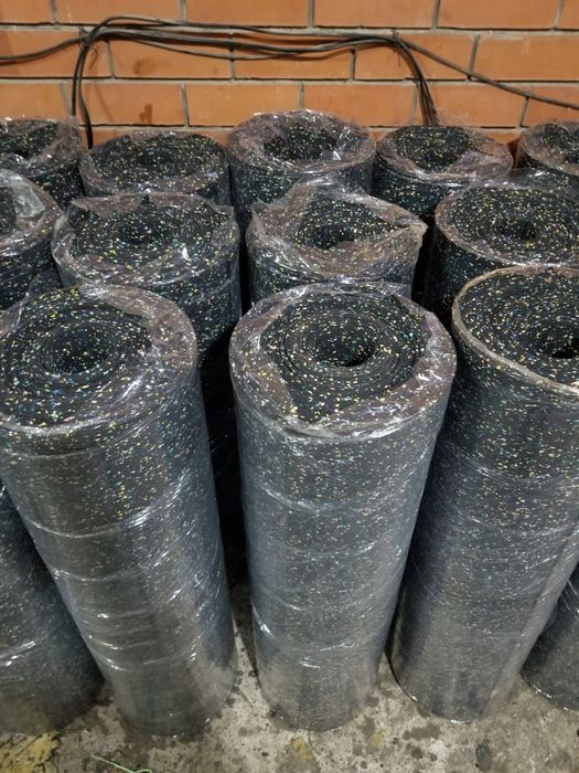 Резиновое бесшовное покрытие спортивных и детских площадок