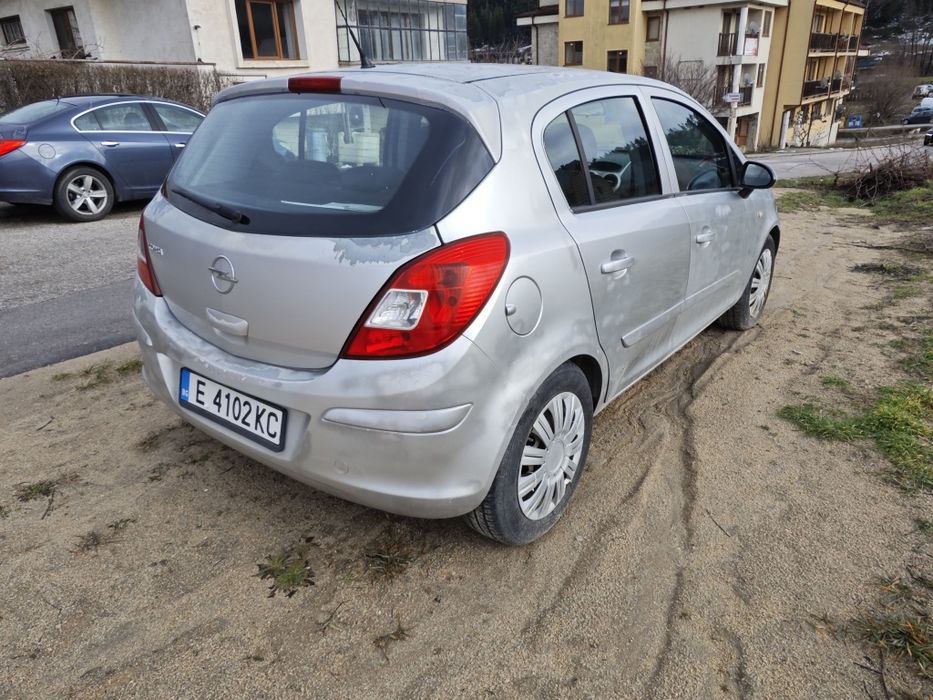 Opel Corsa D 2007 бензин