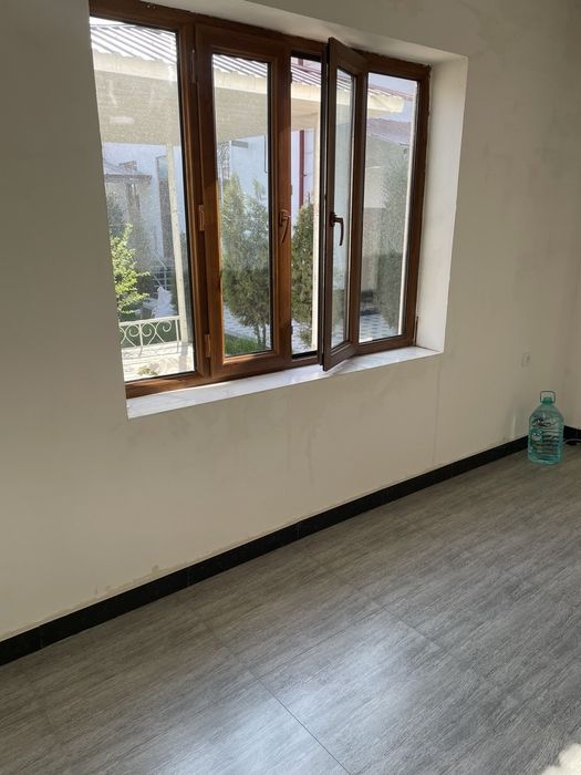 Oshxona kafe restaran arendaga yo'l yuzida trassada yuqorichirchiq