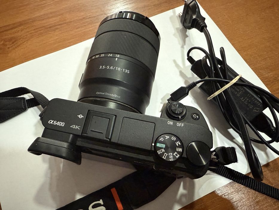 Фотоапарат Sony a6400 с обектив