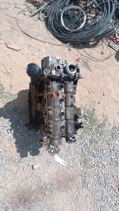 Гольф 5 матор позапчастями.