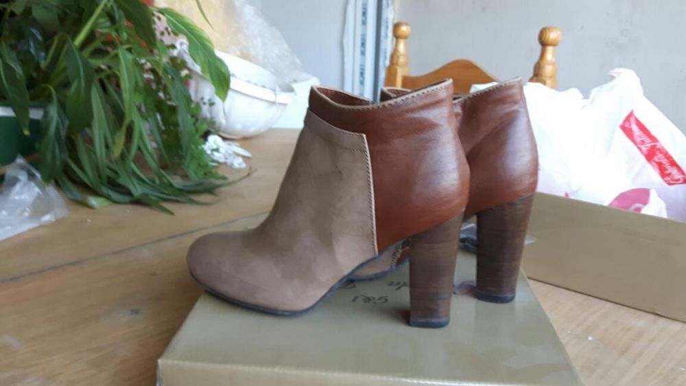 Боти естествена кожа без ток, боти на ток- сиви и бежаво с кафяво