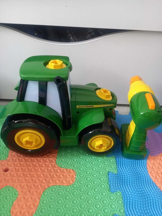 Детски трактор за сглобяване и разглобяване-John Deere- Запазен!