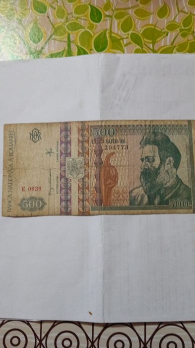 Bancnote vechi de vânzare.