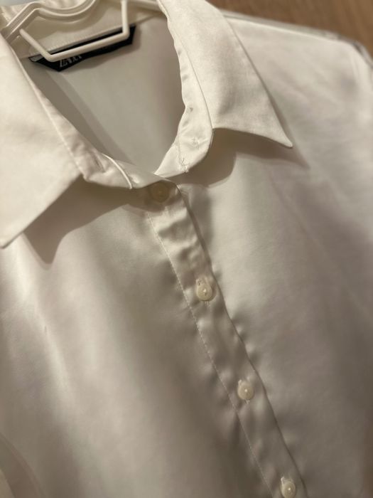 Бяла риза Zara с ефектен гръб