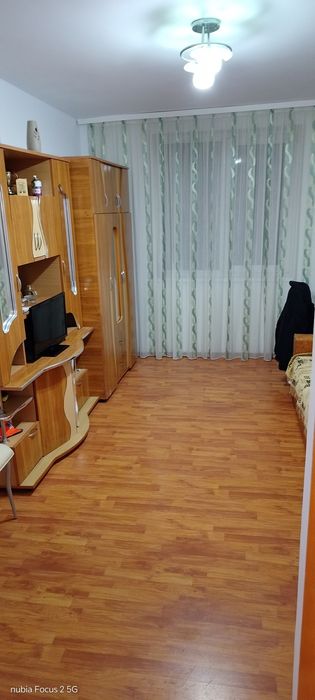 Închiriez garsonieră