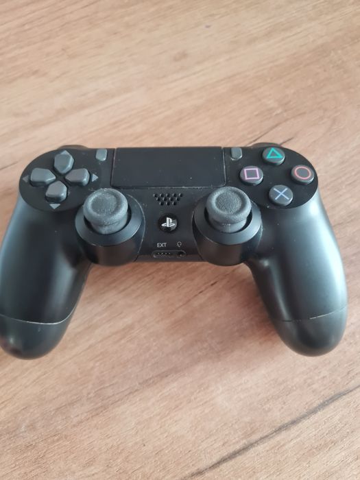 продам Dualshock 4 на запчасти
