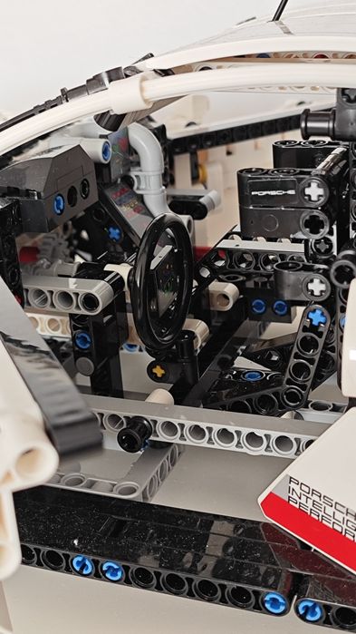 Lego Technic Porsche 911 RSR