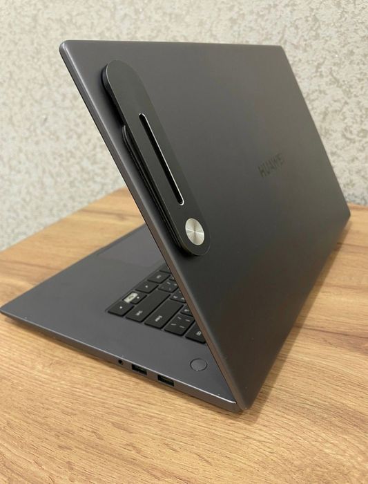 Ноутбук Huawei i5